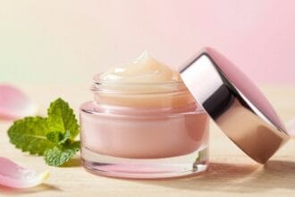 glossy nourishing lip balm